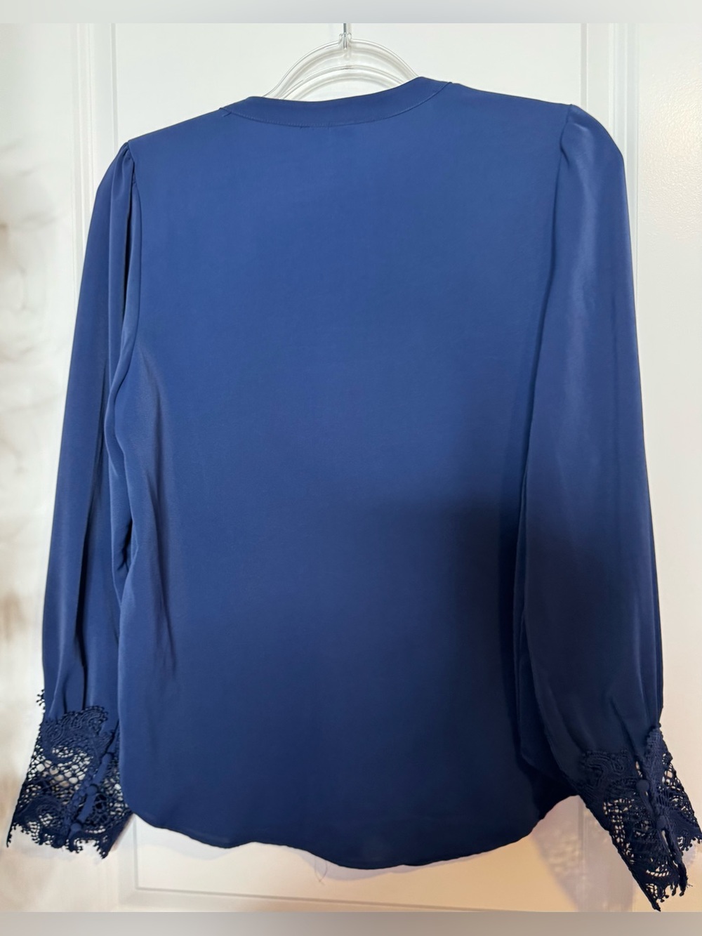 Joie Navy Button-Front Blouse with Lace Cuffs size medium - Picture 4 of 4